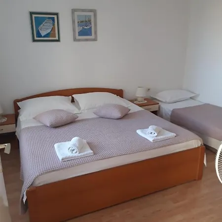 Smiljana Mucic Apartment Makarska