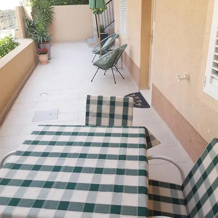 Smiljana Mucic Apartment Makarska