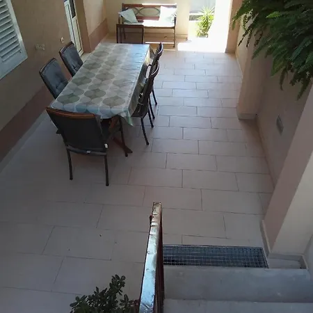 Smiljana Mucic * Makarska