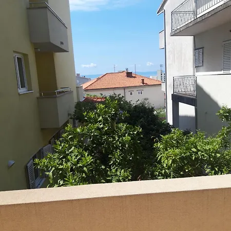 Smiljana Mucic Apartment Makarska